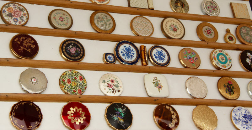 vintage powder compact